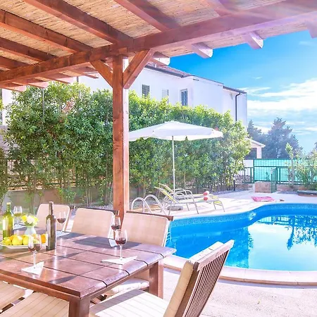 Tatil Evi Villa Mare, 80 M From Sea